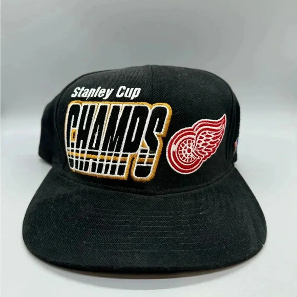 Vtg. 90’s Starter NHL Detroit Redwings Velcro Back Hat - Picture 10 of 11